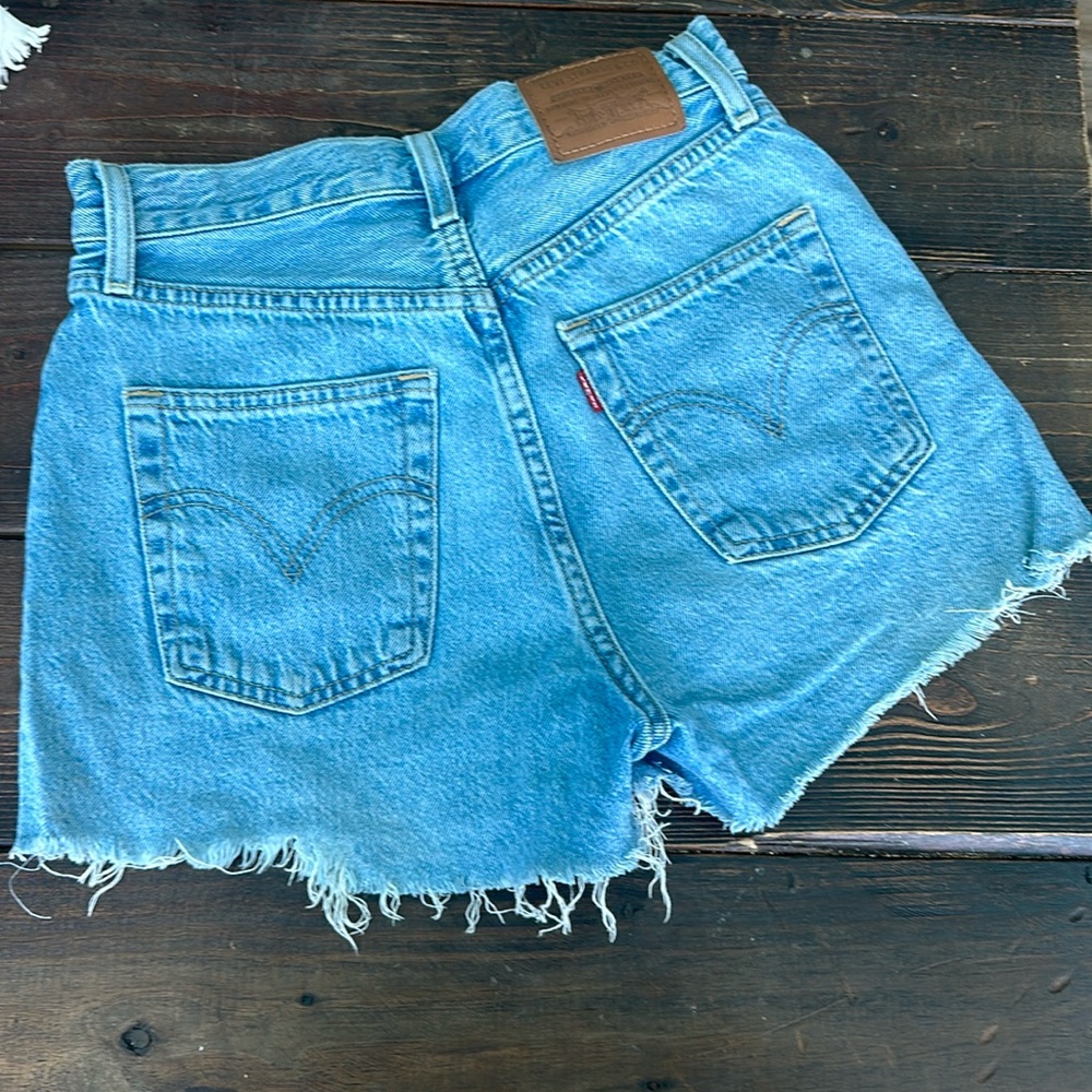 LEVIS RIBCAGE SHORTS